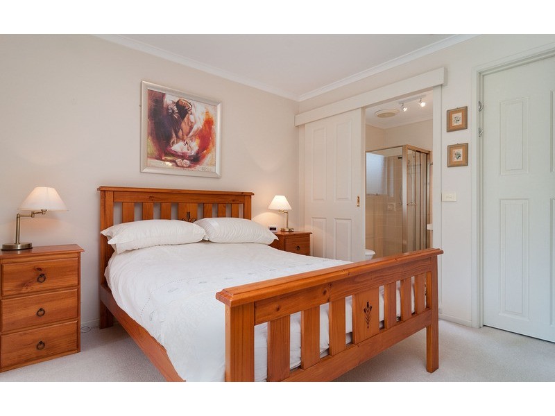 12 Blaxland Court, Mooroolbark VIC 3138