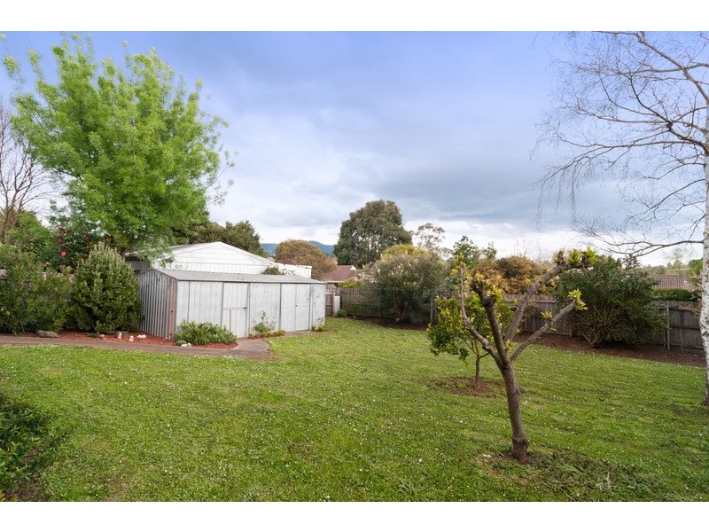 12 Blaxland Court, Mooroolbark VIC 3138