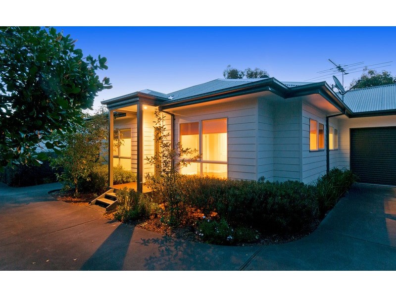 1/19a Central  Avenue, Croydon South VIC 3136