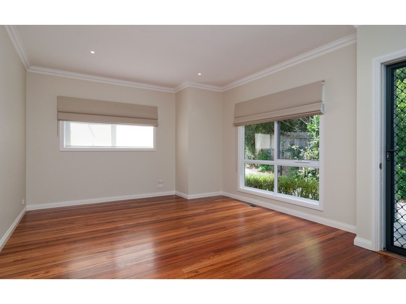 1/19a Central  Avenue, Croydon South VIC 3136