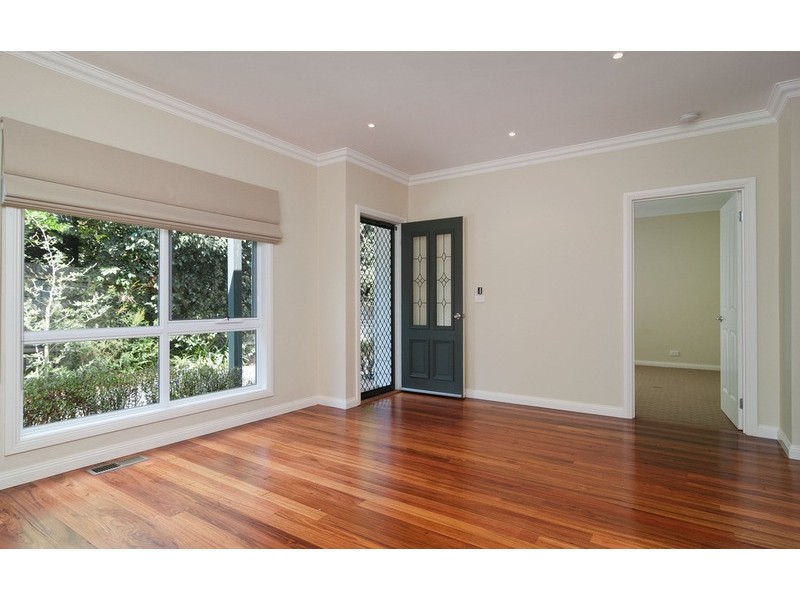 1/19a Central  Avenue, Croydon South VIC 3136