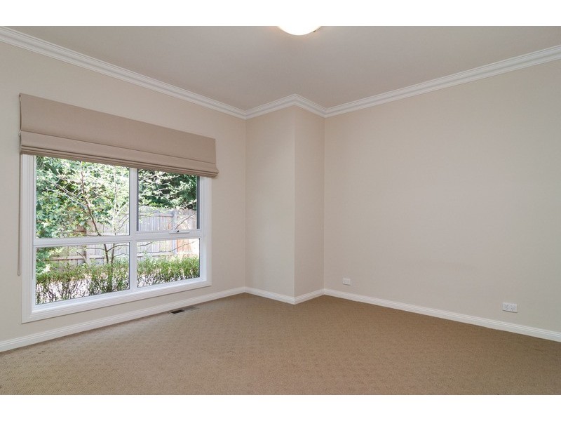 1/19a Central  Avenue, Croydon South VIC 3136