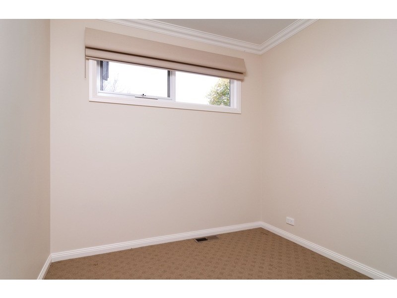 1/19a Central  Avenue, Croydon South VIC 3136