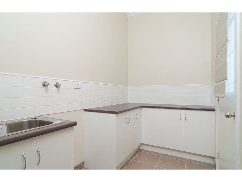 1/19a Central  Avenue, Croydon South VIC 3136