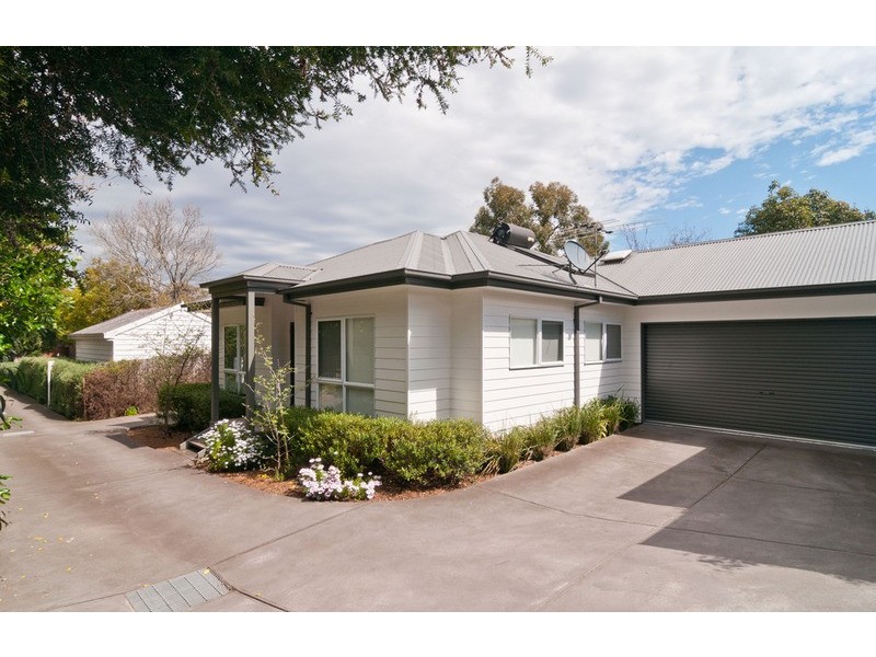 1/19a Central  Avenue, Croydon South VIC 3136