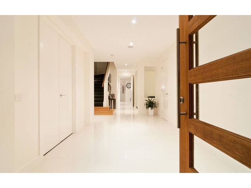 25 Kingston Way, Mooroolbark VIC 3138