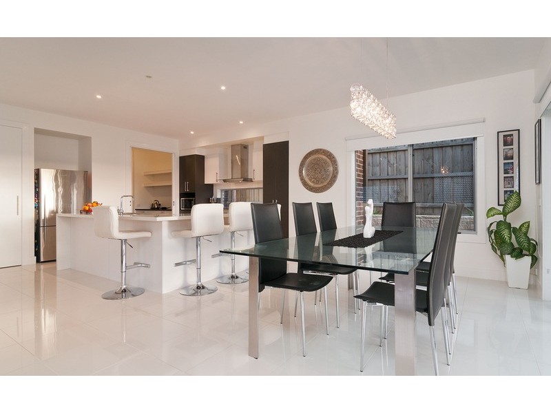 25 Kingston Way, Mooroolbark VIC 3138