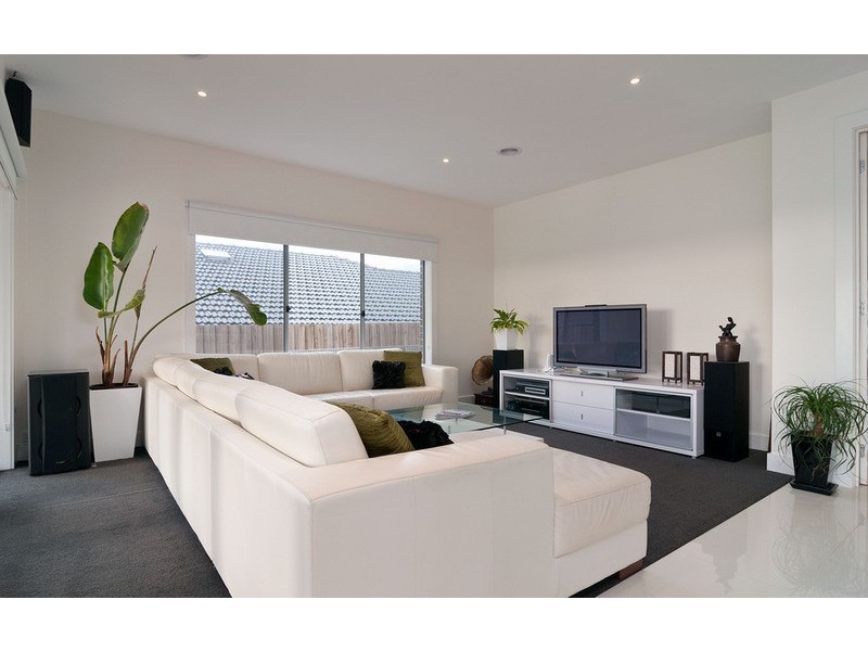 25 Kingston Way, Mooroolbark VIC 3138