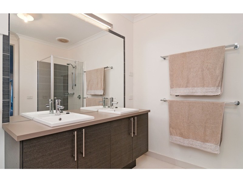25 Kingston Way, Mooroolbark VIC 3138