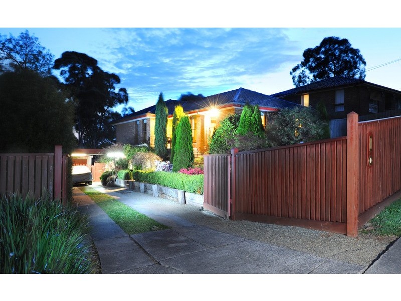 12 Corrong  Crescent, Mooroolbark VIC 3138