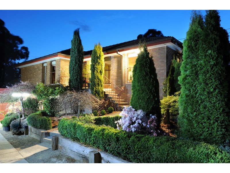 12 Corrong  Crescent, Mooroolbark VIC 3138