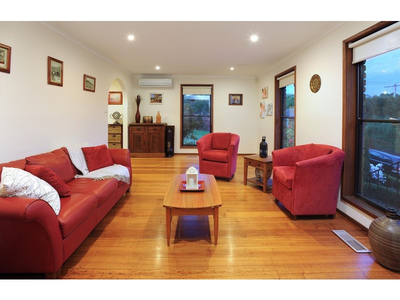 12 Corrong  Crescent, Mooroolbark VIC 3138