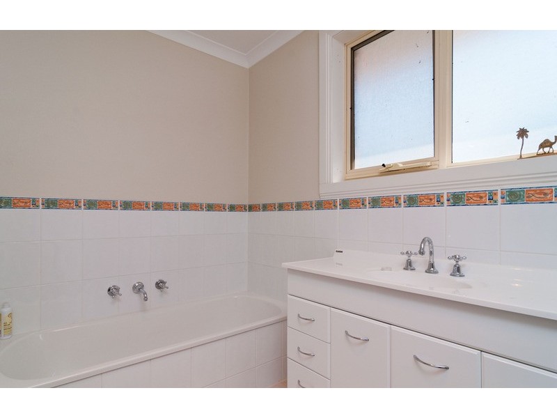 4 May Road, Mooroolbark VIC 3138