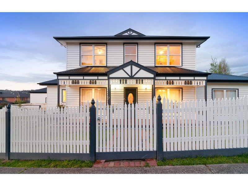 7 Pacific  Drive, Mooroolbark VIC 3138