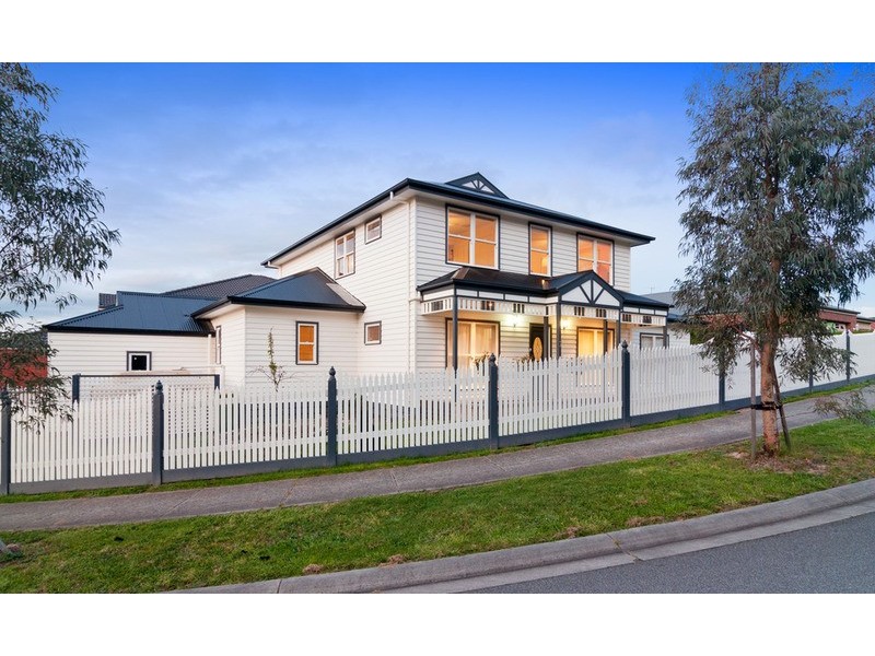 7 Pacific  Drive, Mooroolbark VIC 3138