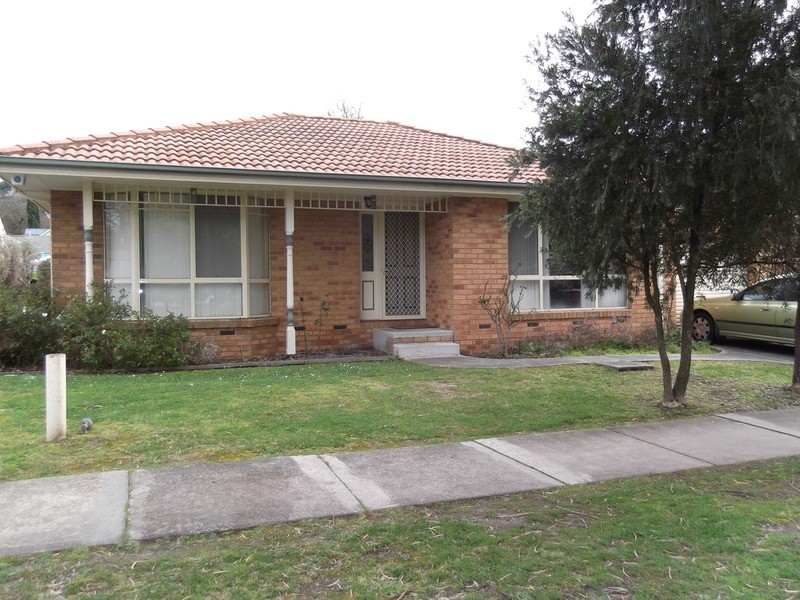 1/12 Railway Crescent, Croydon VIC 3136