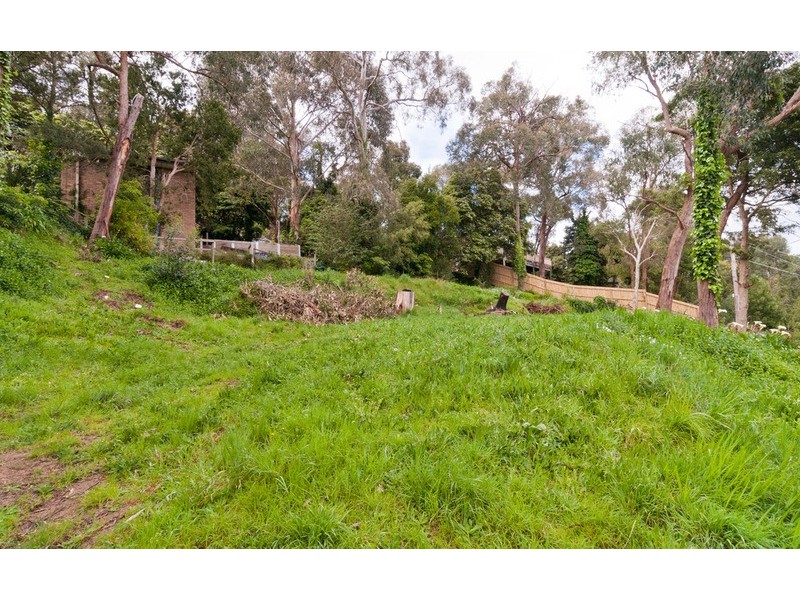 72 Commercial Road, Mount Evelyn VIC 3796