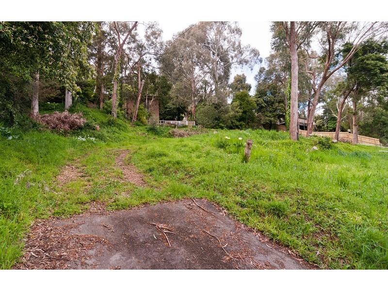 72 Commercial Road, Mount Evelyn VIC 3796