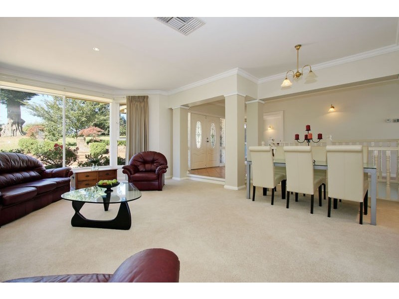 4 Hilledge Lane, Mooroolbark VIC 3138