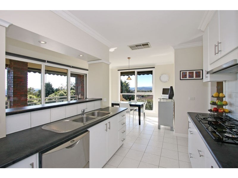 4 Hilledge Lane, Mooroolbark VIC 3138