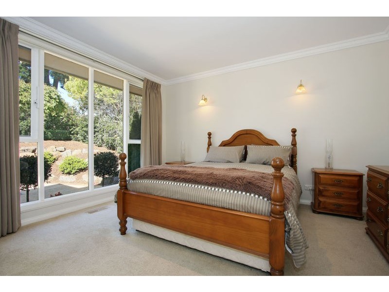 4 Hilledge Lane, Mooroolbark VIC 3138