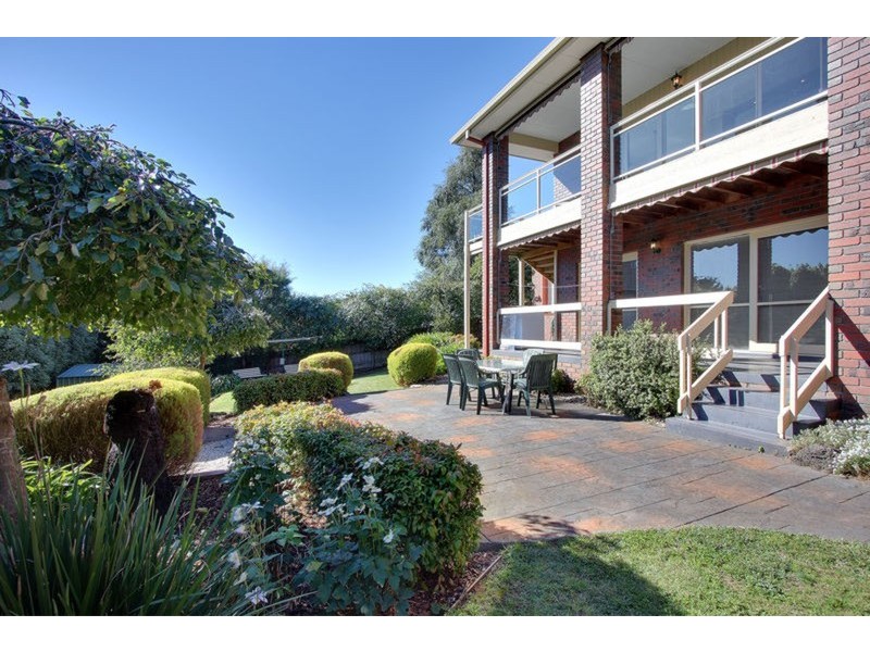 4 Hilledge Lane, Mooroolbark VIC 3138