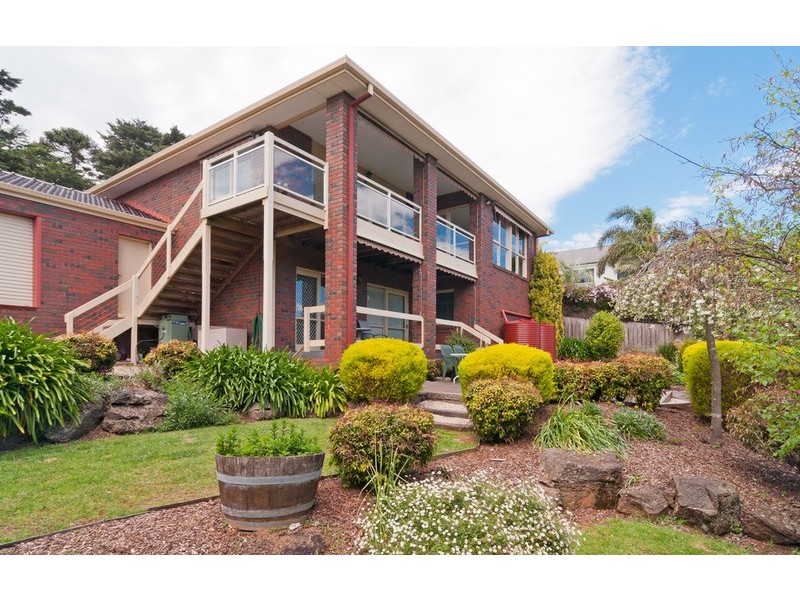 4 Hilledge Lane, Mooroolbark VIC 3138