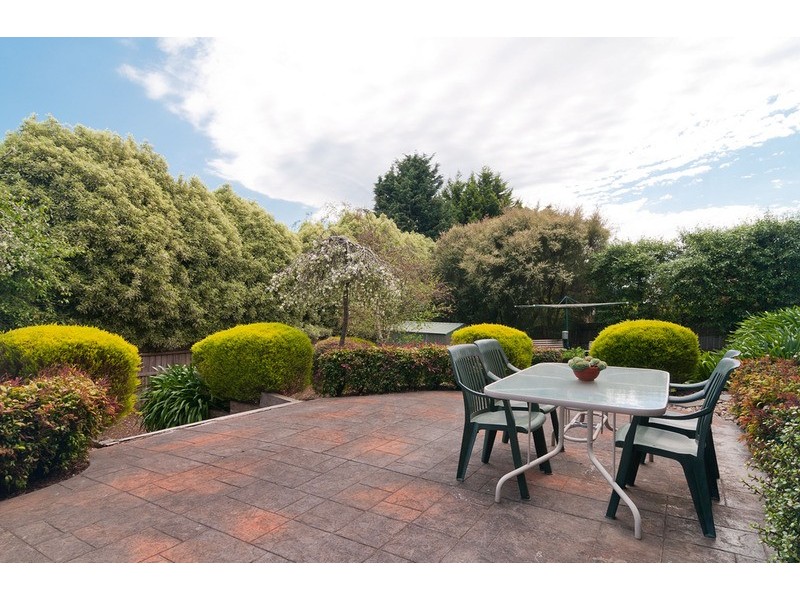4 Hilledge Lane, Mooroolbark VIC 3138