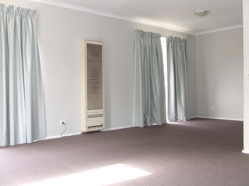 18 Kelvin Drive, Ferntree Gully VIC 3156