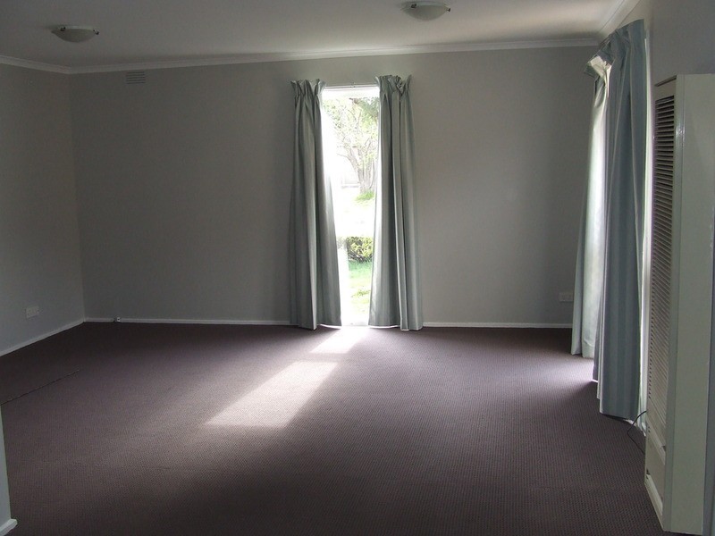 18 Kelvin Drive, Ferntree Gully VIC 3156