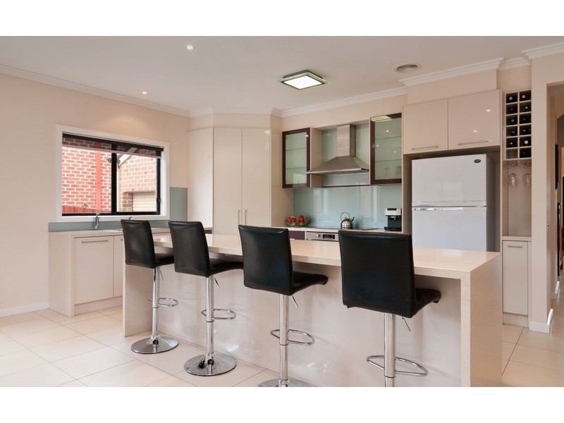 14 Hill View Rise, Mooroolbark VIC 3138