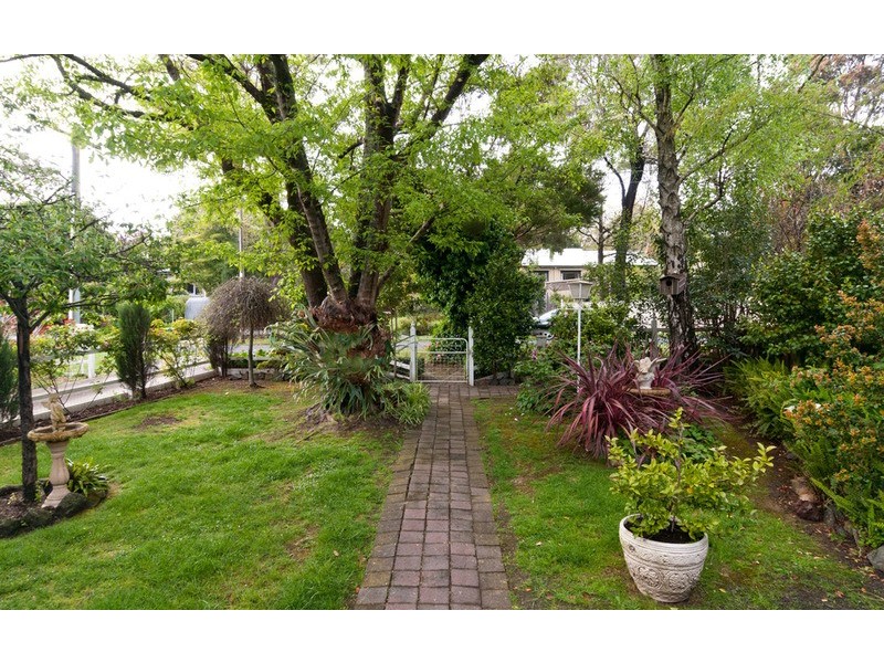 5 Evon Avenue, Ringwood East VIC 3135