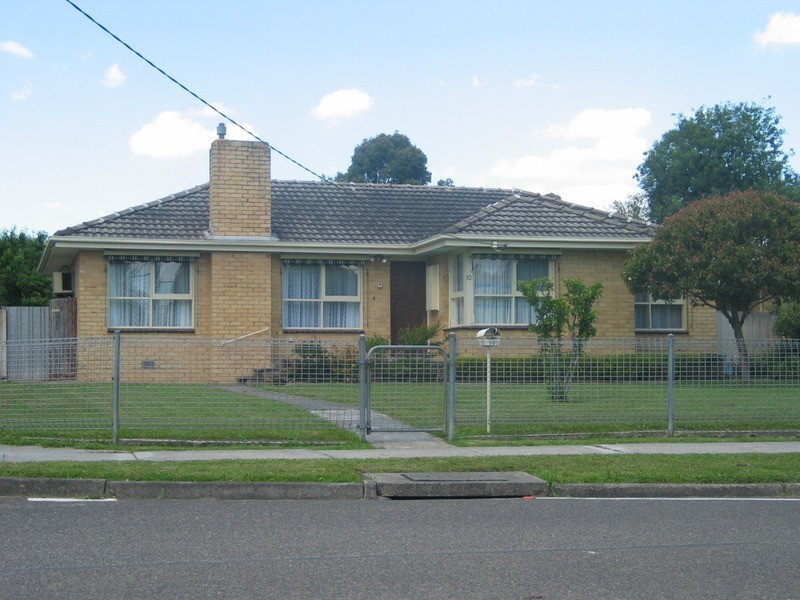 10 Esther Crescent, Mooroolbark VIC 3138