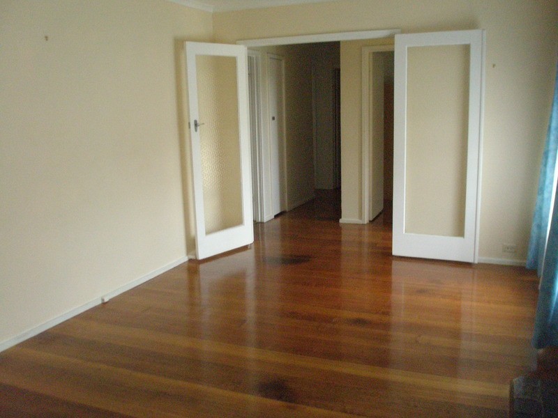 10 Esther Crescent, Mooroolbark VIC 3138