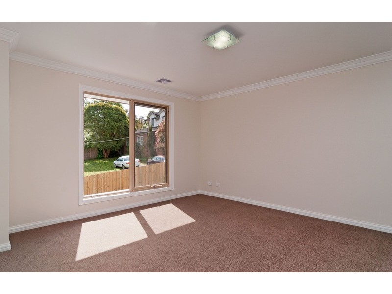 1/185 Lincoln Road, Mooroolbark VIC 3138