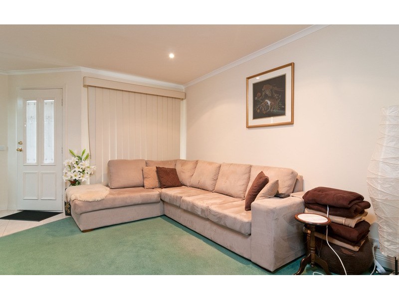 2/18 View Road, Bayswater VIC 3153