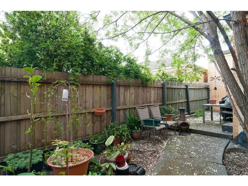 2/18 View Road, Bayswater VIC 3153