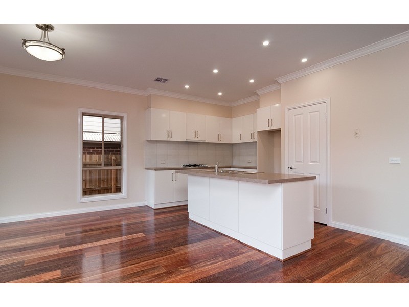 2/185 Lincoln Road, Mooroolbark VIC 3138