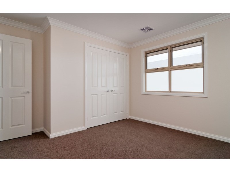 2/185 Lincoln Road, Mooroolbark VIC 3138