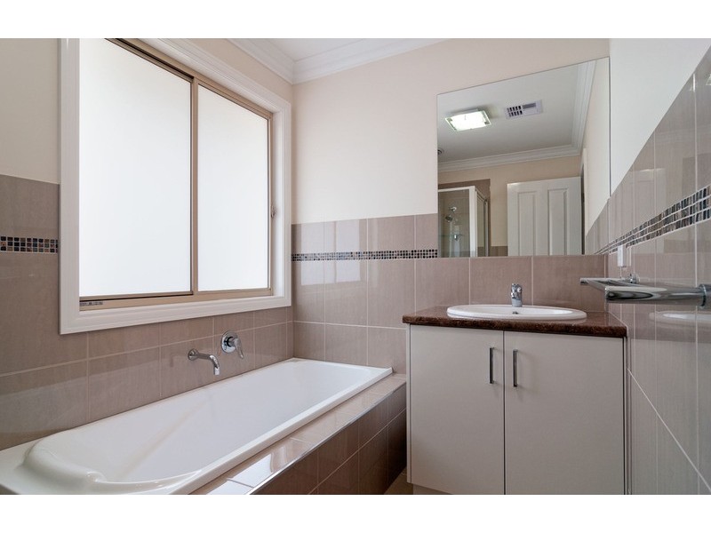 2/185 Lincoln Road, Mooroolbark VIC 3138
