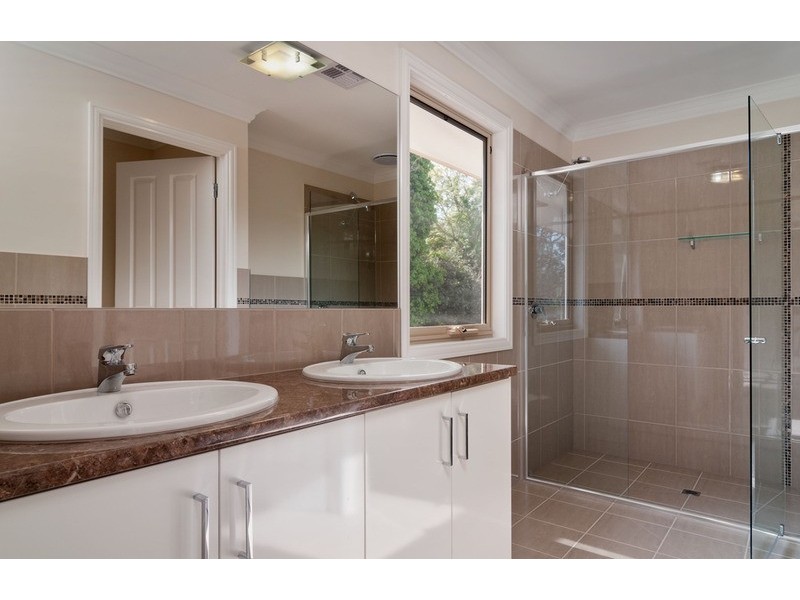 2/185 Lincoln Road, Mooroolbark VIC 3138
