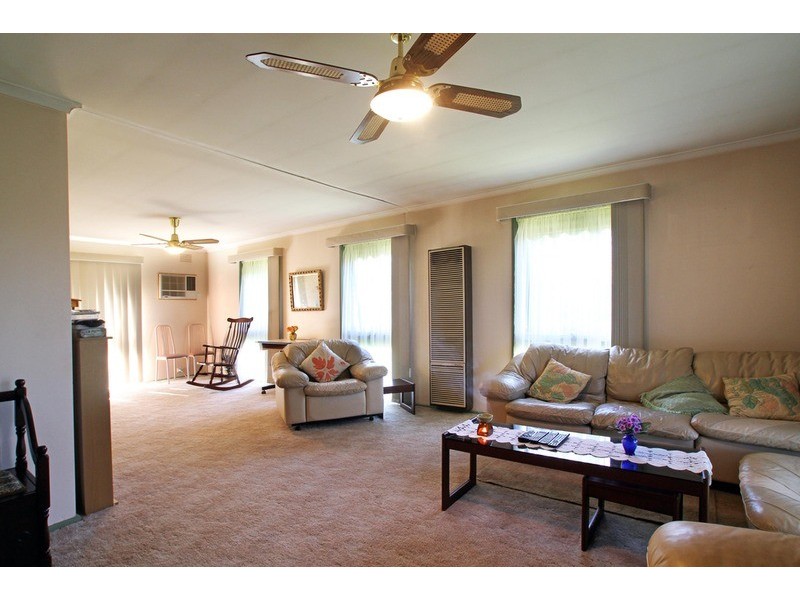 8 Westwood Pass, Chirnside Park VIC 3116