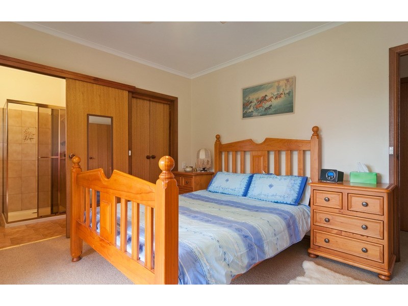 52 Country Club Drive, Chirnside Park VIC 3116