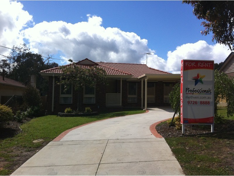 36 Pembroke  Road, Mooroolbark VIC 3138