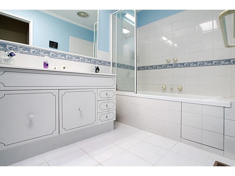 29 Bronhill Road, Ringwood East VIC 3135