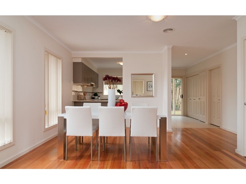 4/15-17 Manchester Road, Mooroolbark VIC 3138