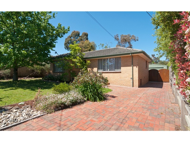 12 Larbert Road, Mooroolbark VIC 3138