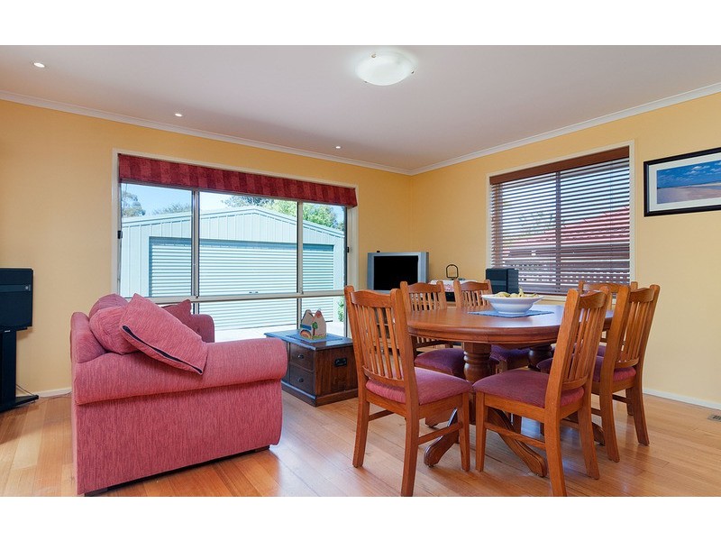 12 Larbert Road, Mooroolbark VIC 3138