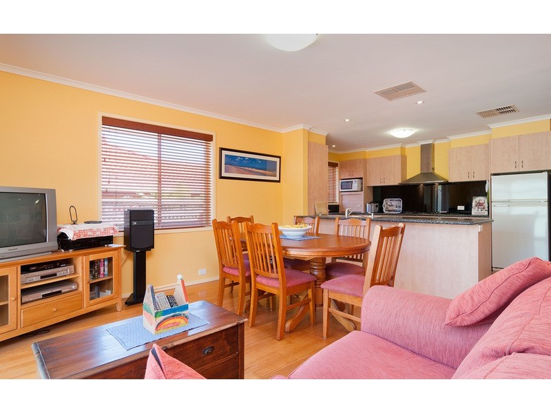 12 Larbert Road, Mooroolbark VIC 3138