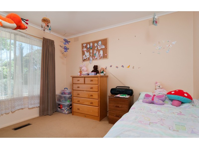 12 Larbert Road, Mooroolbark VIC 3138